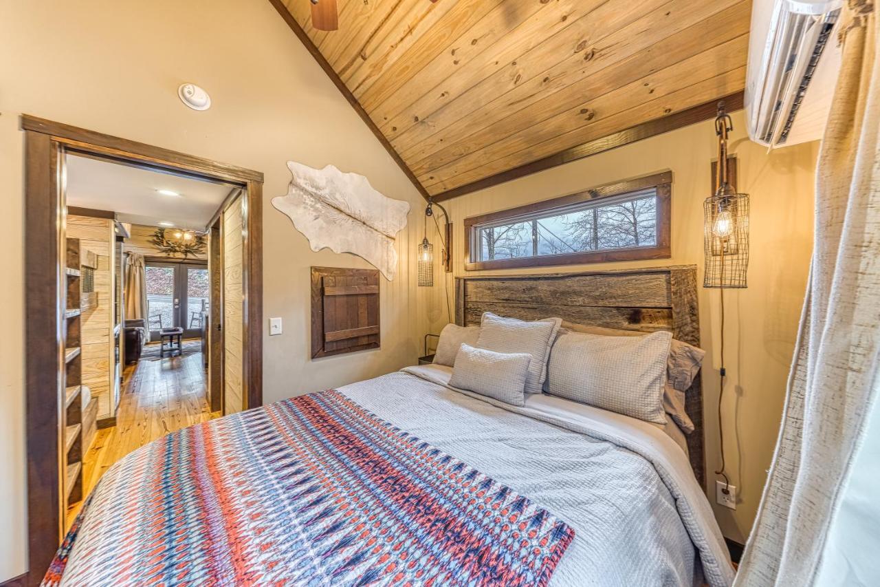 Smoky Mountain Tiny Home بيدجن فورج المظهر الخارجي الصورة